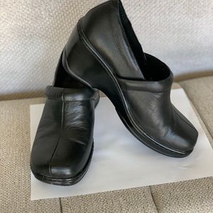 Womens Black Boc Peggy Clogs